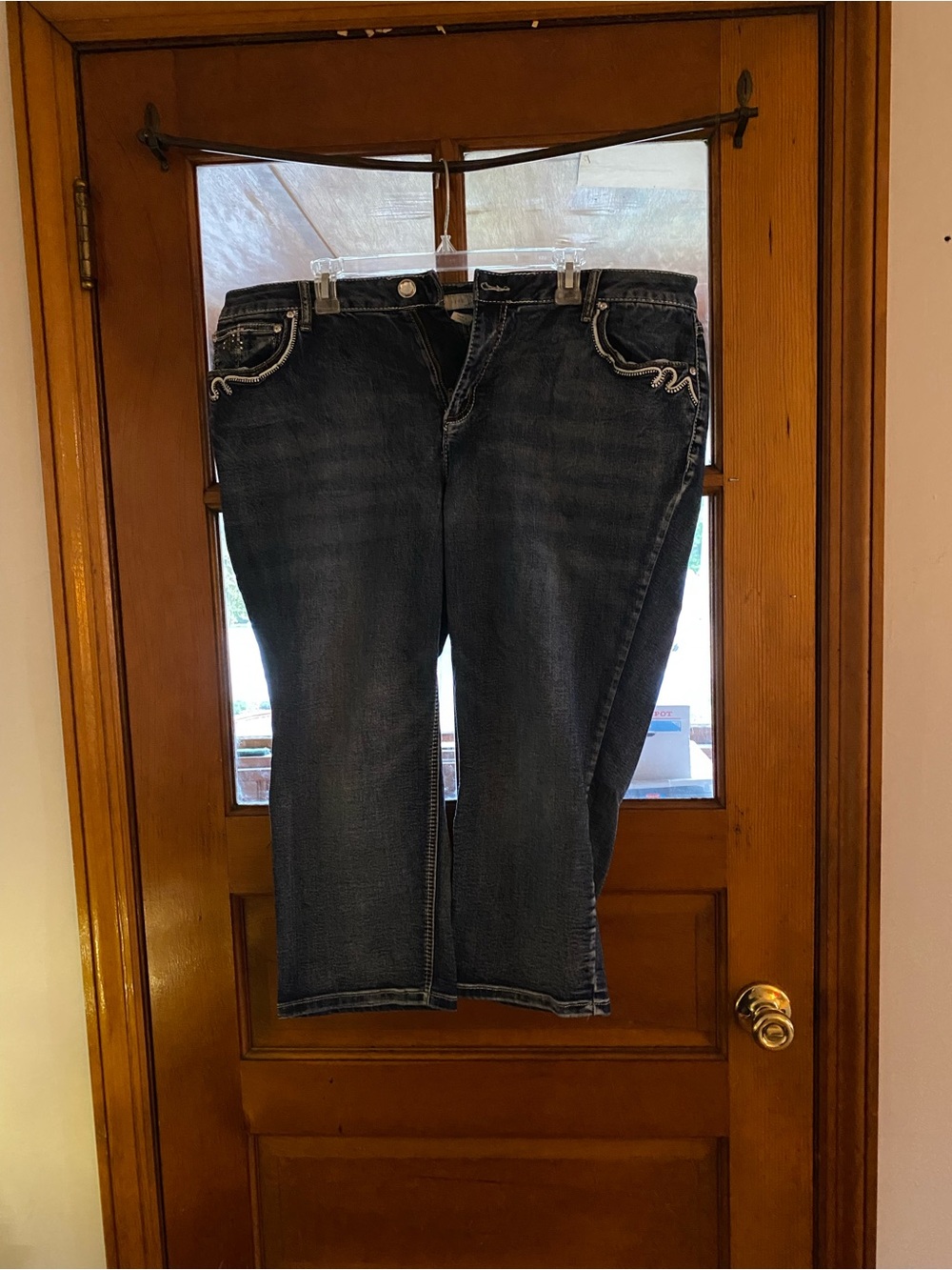 Buckle 1946 Denim Dark Wash Women's Jean Capri with Decorative Pocket Size 20 W